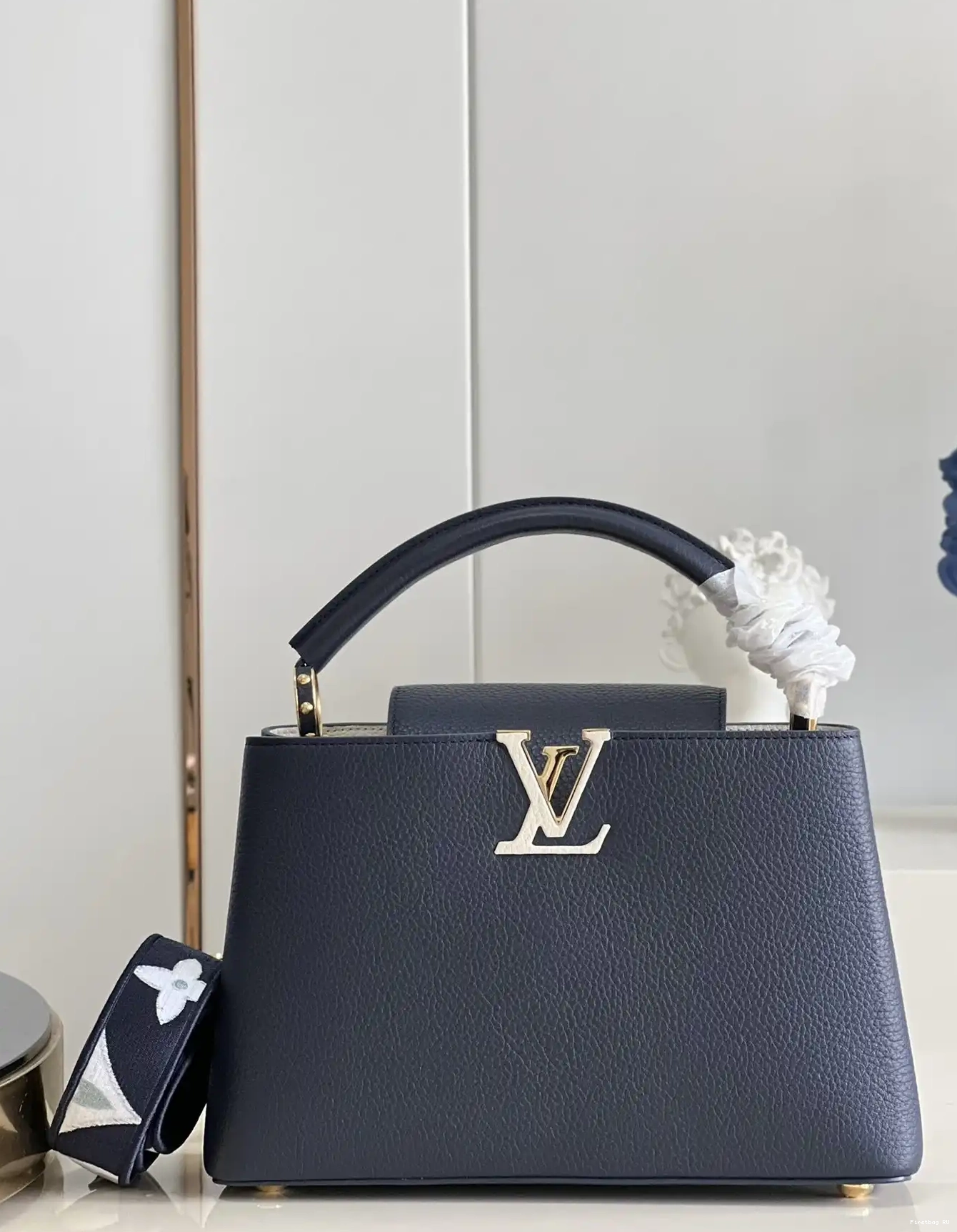 MM LOUIS CAPUCINES VUITTON 0608